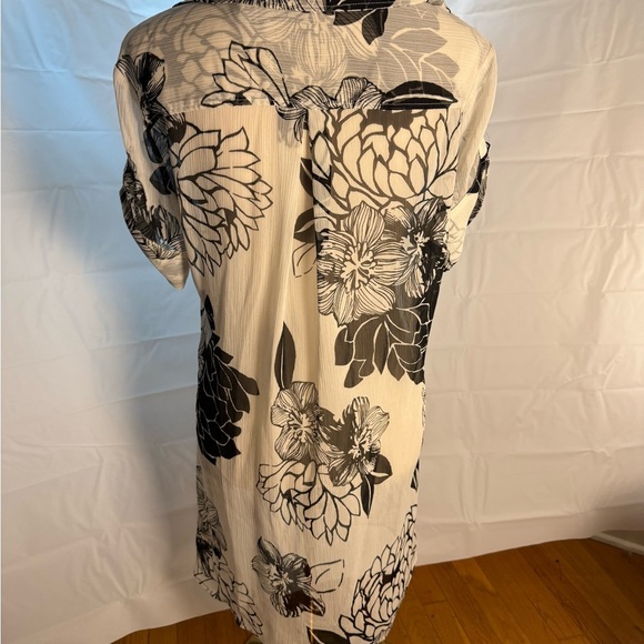 New York & Company Black and White Floral Swim Coverup - Picture 3 of 6